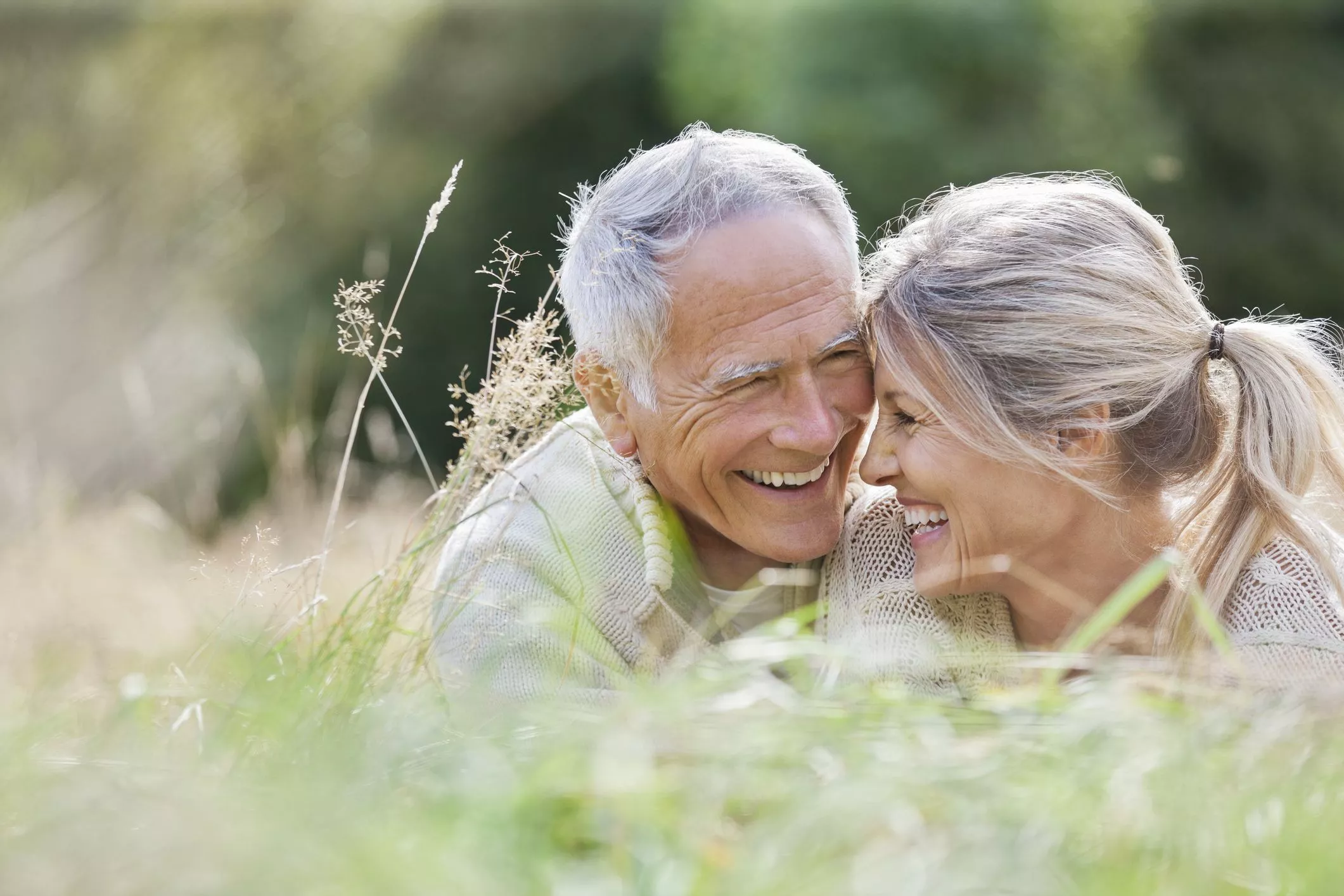 Happy older couple enjoying retirement with Medicare coverage in Maryland