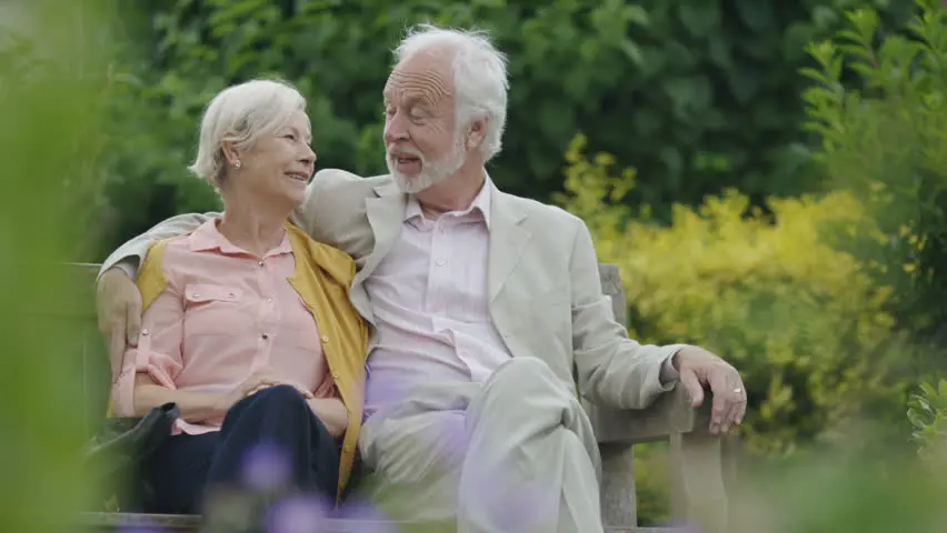 Senior couple covered by Medicare supplements from Maryland brokers
